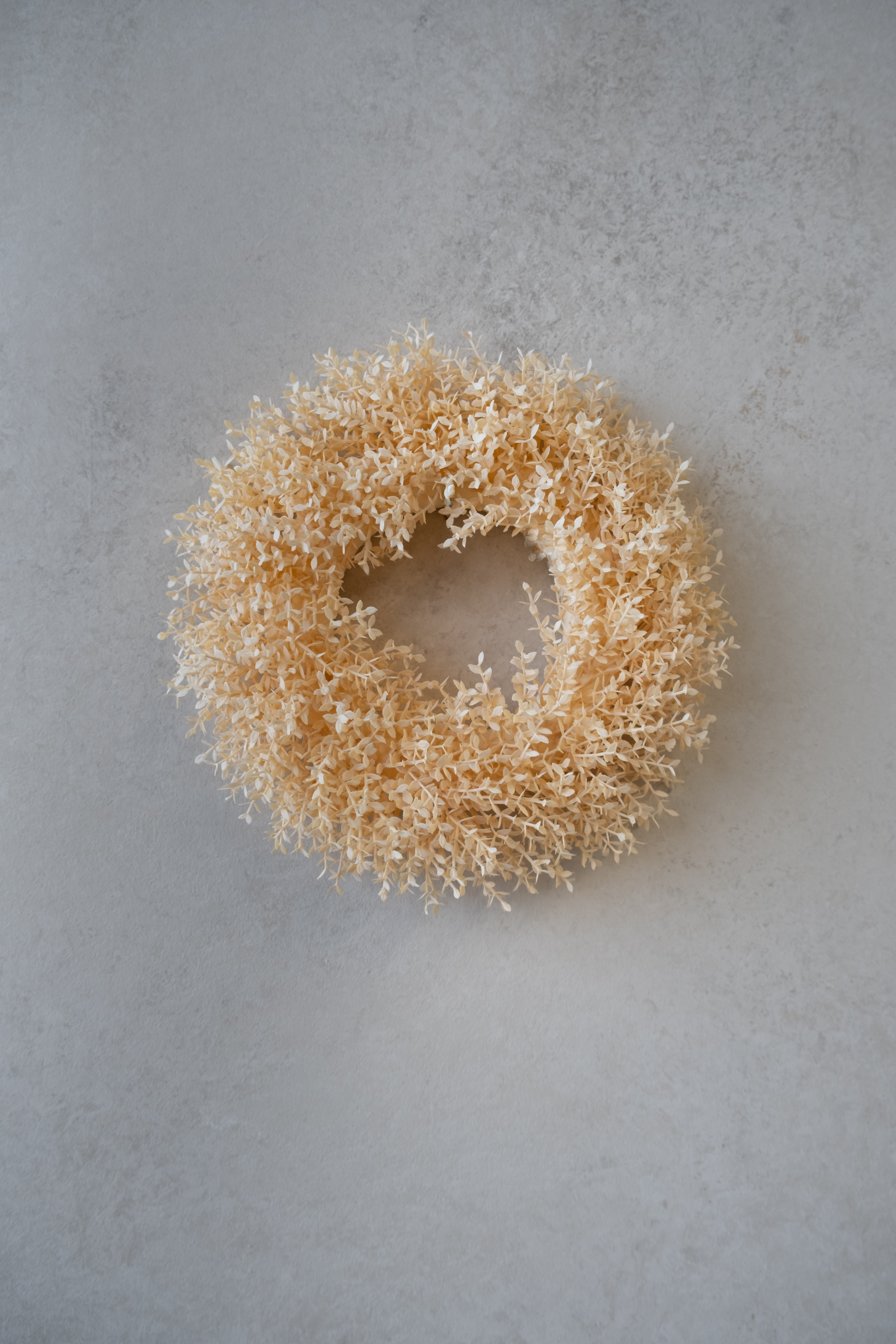 Mini tea leaf wreath cream 27cm